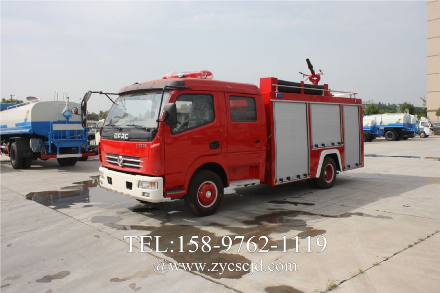 东风多利卡4吨水罐（泡沫）消防车