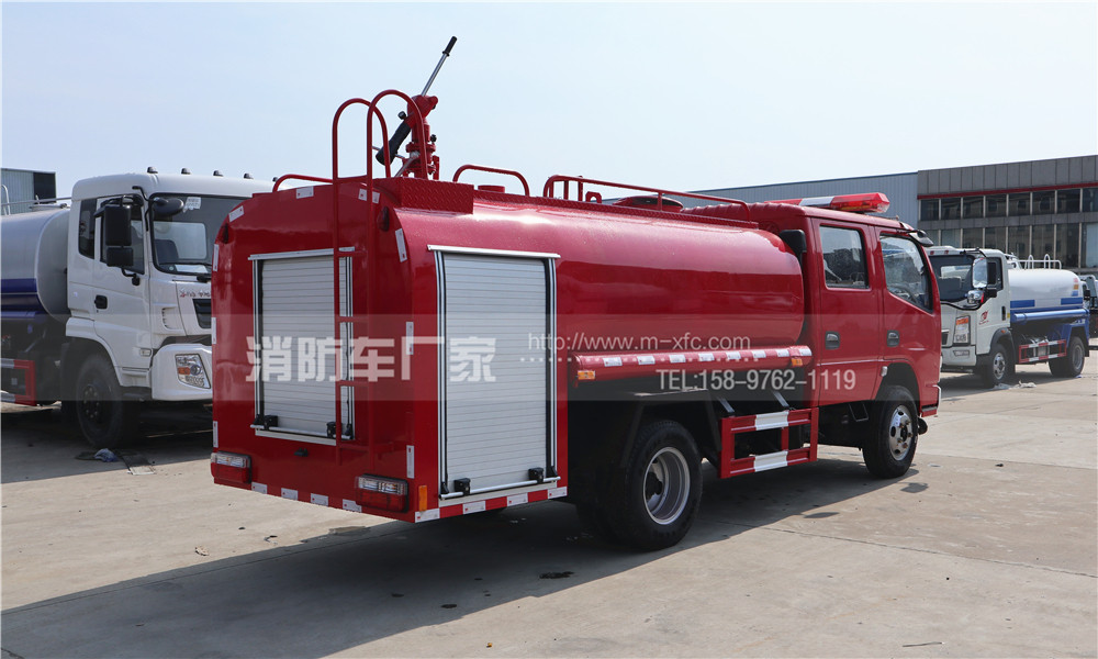 东风双排座4吨简易水罐消防车