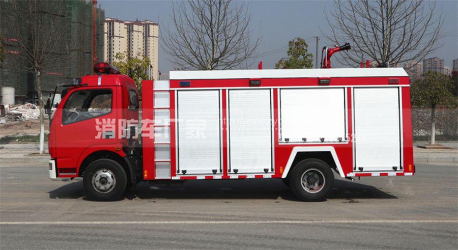 东风多利卡单排座4吨消防车